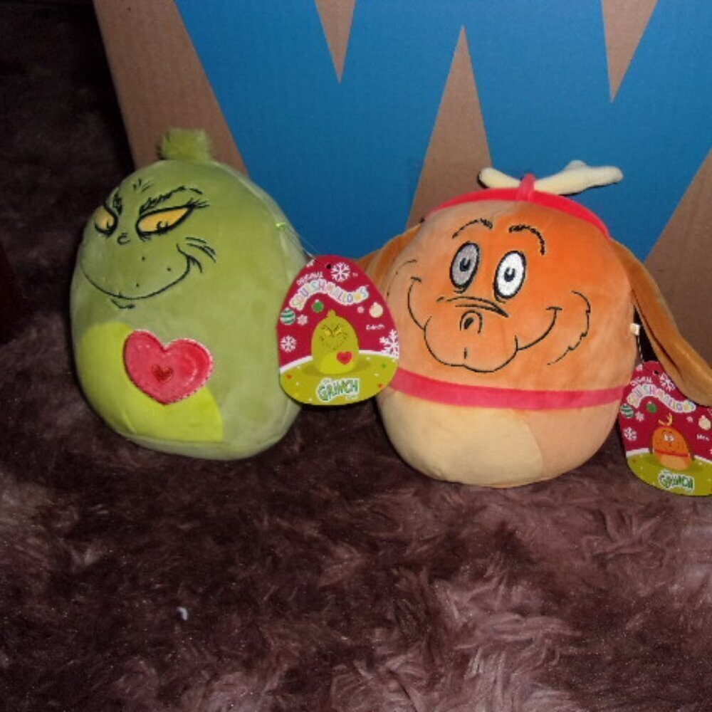 New the Grinch and Max Squishmallows (2 pack)
